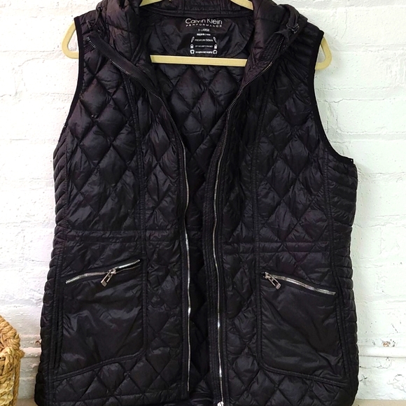 Calvin Klein Jackets & Blazers - CALVIN KLEIN PERFORMANCE DOWN BLK VEST XL